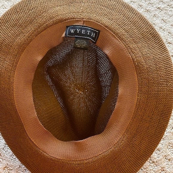 Hat - Picture 3 of 4